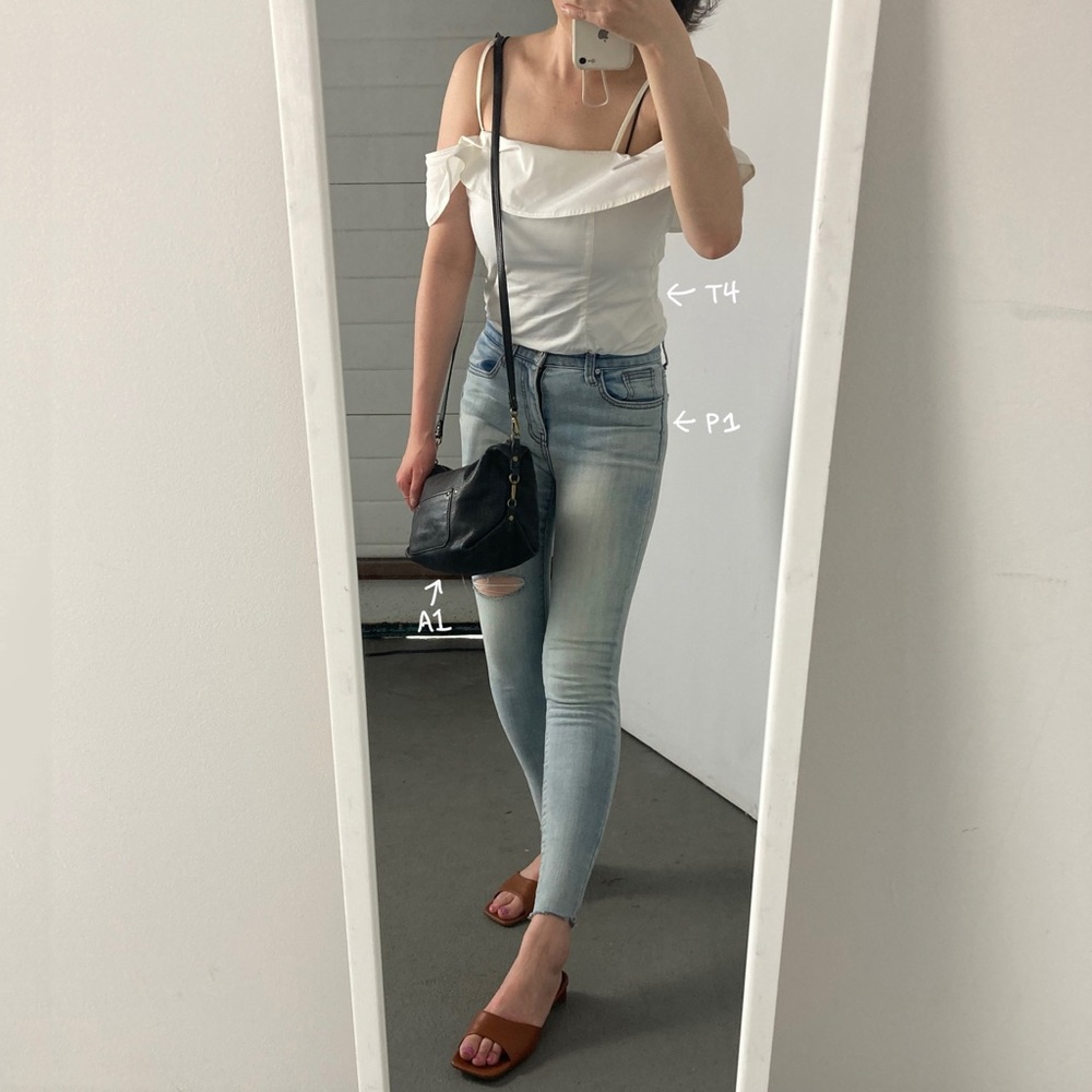 Skinny ripped destroyed jeans K-pop Korean fashion light wash P1